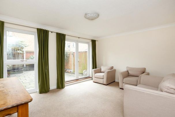 2 bedroom end of terrace house to rent - Photo 1