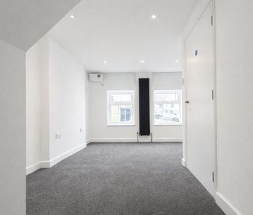 1 Bedroom Flat To Let - HP12 - Photo 2