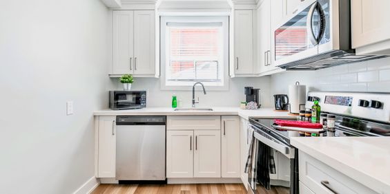 Warm and cozy 1 bedroom apartment - Grove St - Available Immediately - Photo 3