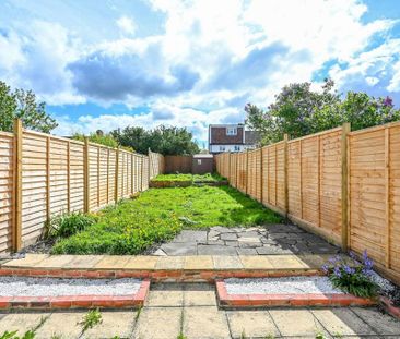 3 bedroom terraced house to rent - Photo 3