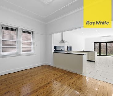 3 bedroom House close to the CBD - Photo 3
