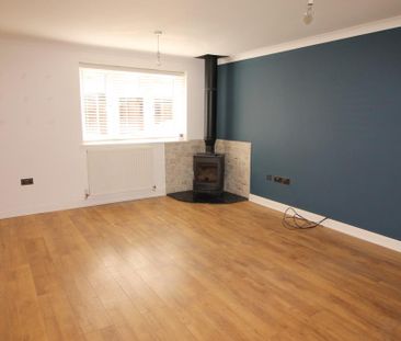 2 bedroom terraced house to rent - Photo 5