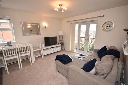 Reins Croft, Neston - Photo 2