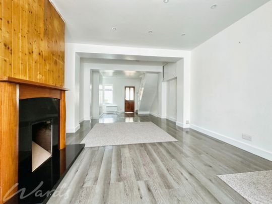 3 bedroom terraced house to rent - Photo 1