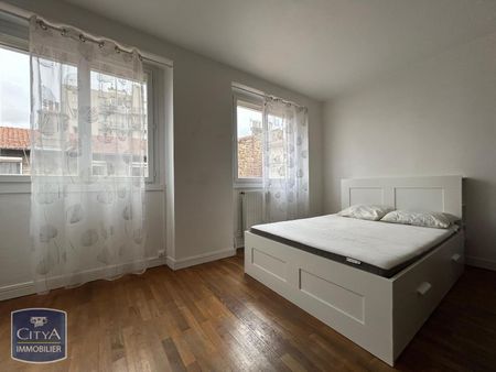 Location Appartement 1 pièce 35m² ST ETIENNE 42000 - Photo 3