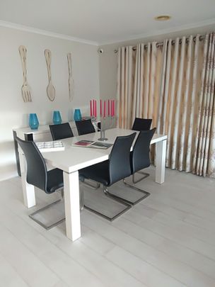 Cranbourne East - Photo 1