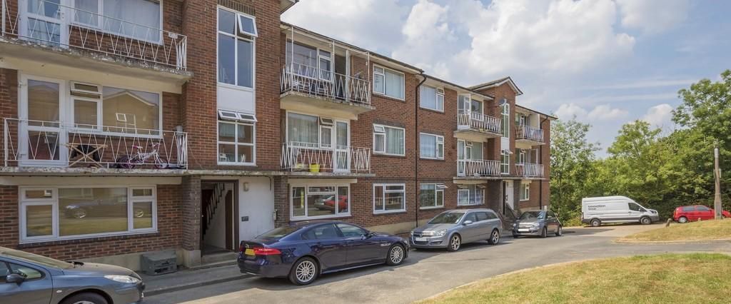 2 bedroom flat to rent - Photo 1