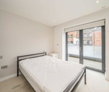 Farm Yard, SL4, London - Photo 5