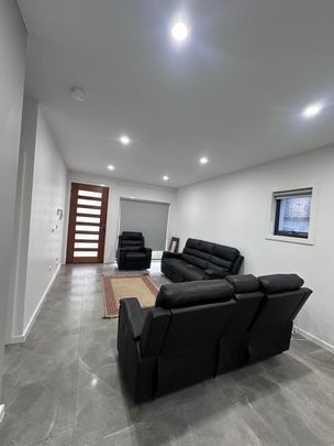 Roxburgh Park - Photo 1