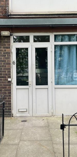 Room in a Shared House, Smythe St, E14 - Photo 1