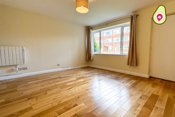 2 bed maisonette to rent in Ellison Way, Wokingham, RG40 2AB - Photo 1