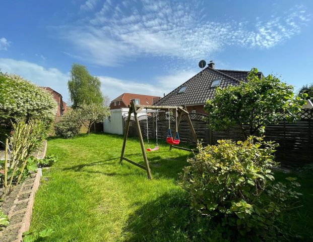 Schöne 3,5 Zimmer Doppelhaushälfte mit Garten auf ca.150m² in Oststeinbek zu vermieten! - Photo 1