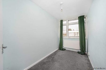 4 bedroom property to rent in London - Photo 4