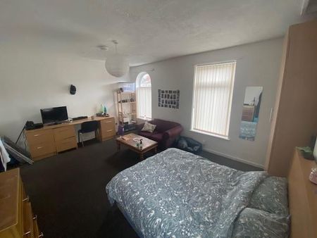 5 bedroom private hall to rent - Photo 5