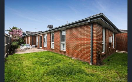 GREAT SIZED HOME | IDEAL LOCATION | STYLE AND COMFORT - Photo 5