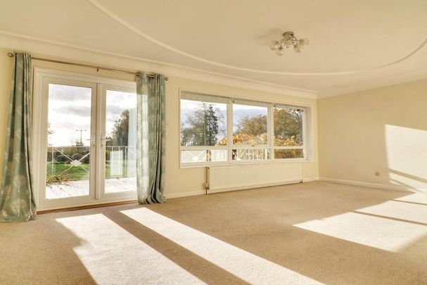 4 bedroom detached house to rent - Photo 1