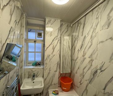 1 bedroom in a house share to rent - Photo 6