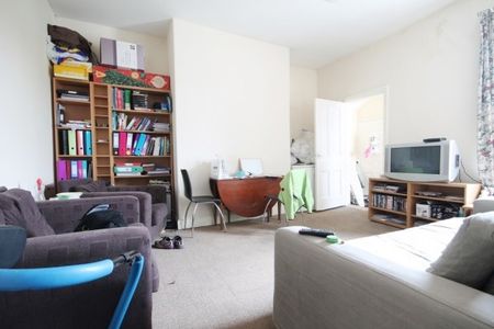 3 Bed - Claremont Road, Spital Tongues - Photo 4