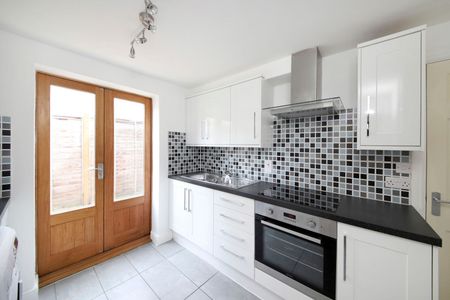 Gurdon Road, Charlton, SE7 - Photo 3