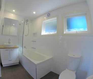 20 Grandview Drive, Newport NSW 2106 - House For Rent | Domain - Photo 5