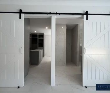 Brand New Luxury Home with Pool in Cannonvale! - Photo 6