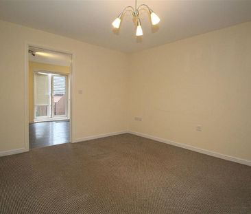 3 bedroom semi-detached house to rent - Photo 2