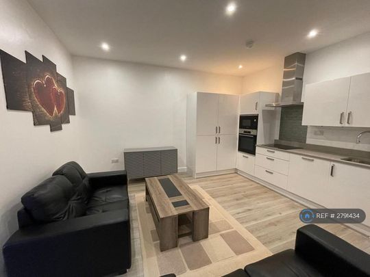 2 bedroom flat to rent - Photo 1