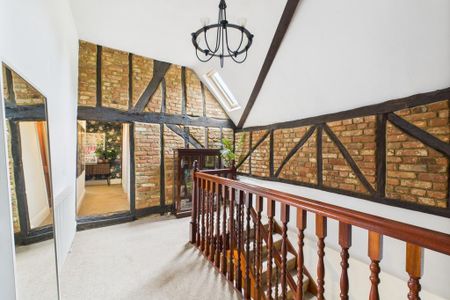 5 bedroom detached house to rent - Photo 2