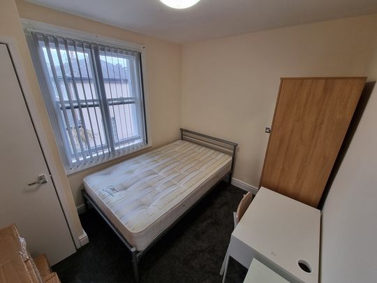 1 Bed Student Accommodation - Photo 1