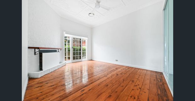 Charming Family Home - Photo 1