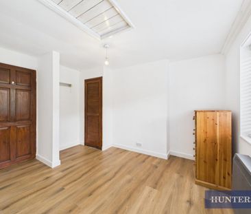 2 bedroom Bungalow To Let Total Size: 571 SQ FT - Photo 1