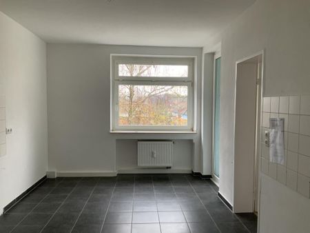 2-Zimmer-Wohnung in Kamen Methler mit Balkon und Bad mit Fenster - WBS ab 2 Personen erforderlich - Photo 2