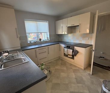 3 bedroom terraced house to rent - Photo 5