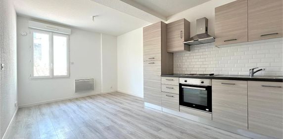 Location Appartement 2 pièces 30m² LIBOURNE 33500 - Photo 2