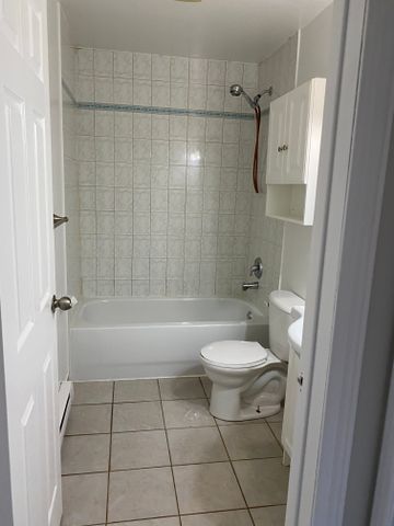 Oak Street Apartments - Photo 5