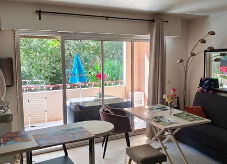 Appartement à louer 2 pièces • Villeneuve-Loubet - Photo 3