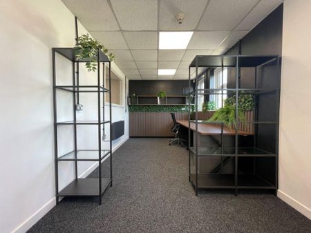 Property to rent - Photo 2