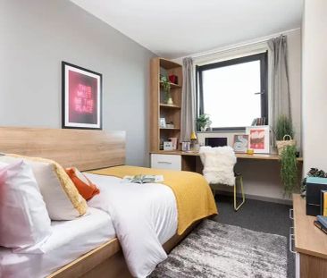 Large Standard Double Ensuite - Photo 4