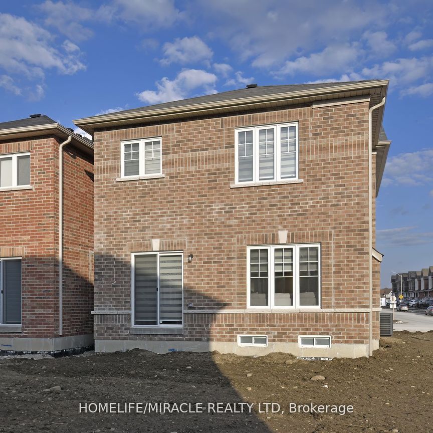 Detached Home For Lease | E8133544 - Photo 1