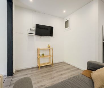 Very bright double room in Barcelona - Photo 6