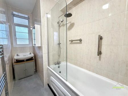 2 bedroom flat to rent - Photo 5