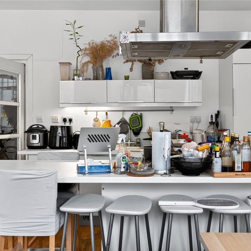 Clarence Road, London, E5 8EE - Photo 1