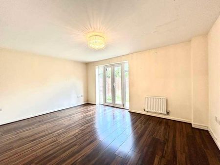 Roe Gardens, Three Mile Cross, Berkshire, RG7 - Photo 3