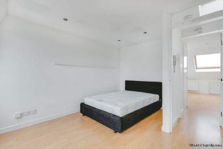 5 bedroom property to rent in London - Photo 2