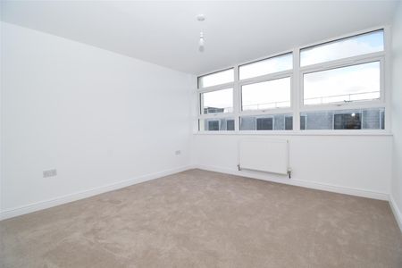 Three Bedroom Apartments, Northgate, Wakefield - Photo 4