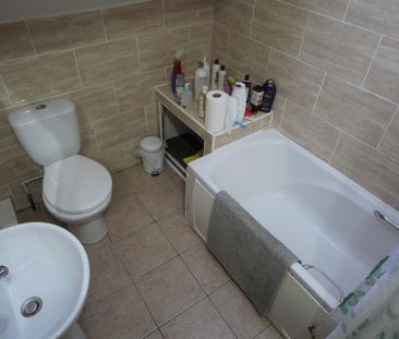 Wrangthorn Terrace, Hyde Park, LS6 1HH, Leeds - Photo 3