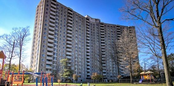 Forest Manor - Photo 2