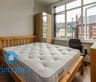 6 bed Semi-Detached House for Rent - Photo 3