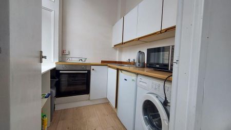 1 bedroom flat to rent - Photo 2