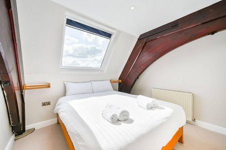 3 bedroom flat to rent - Photo 4